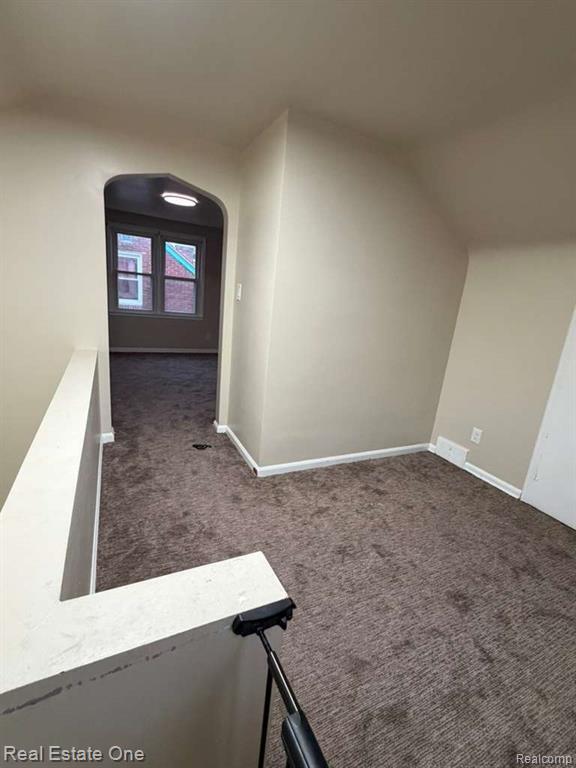 Building Photo - 6835 Rosemont Ave