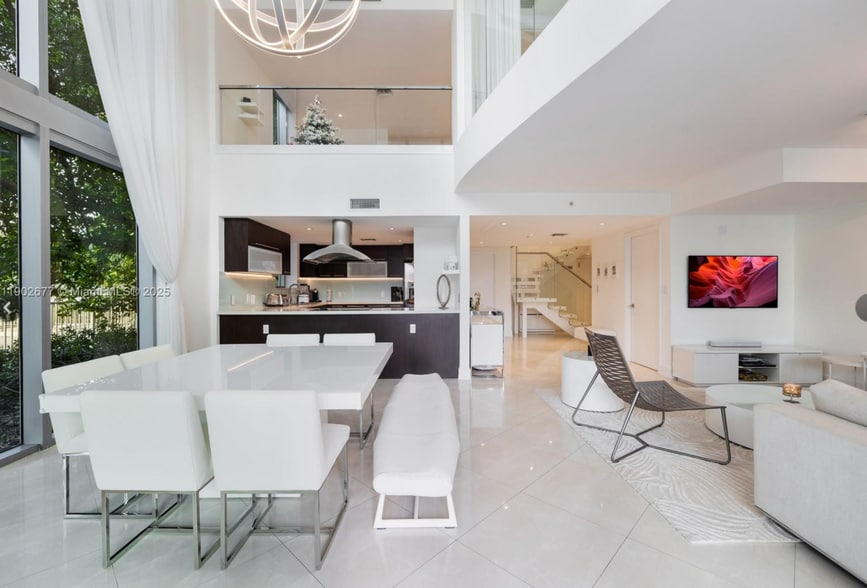 Building Photo - 7928 East Dr