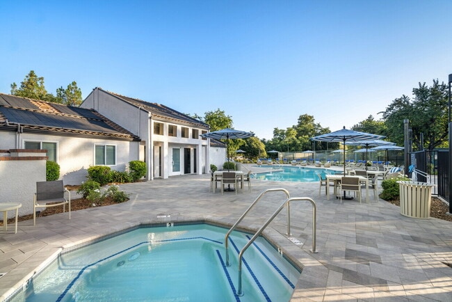 Building Photo - Charming 1-Bedroom Retreat in Calabasas – ...