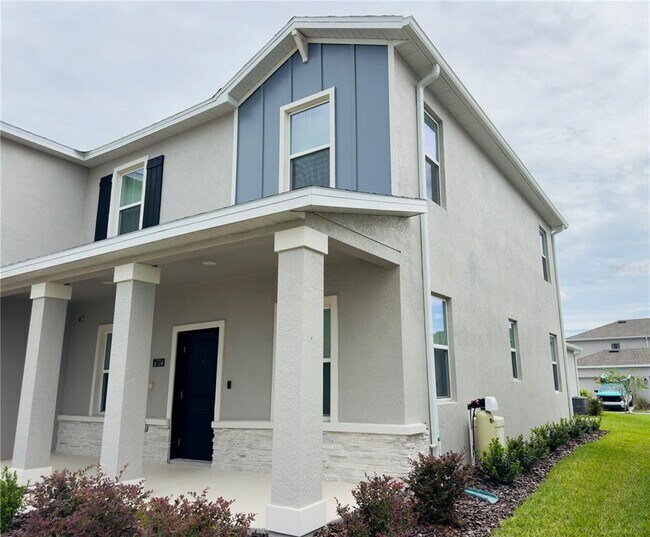 Building Photo - 6104 Park Promenade Way