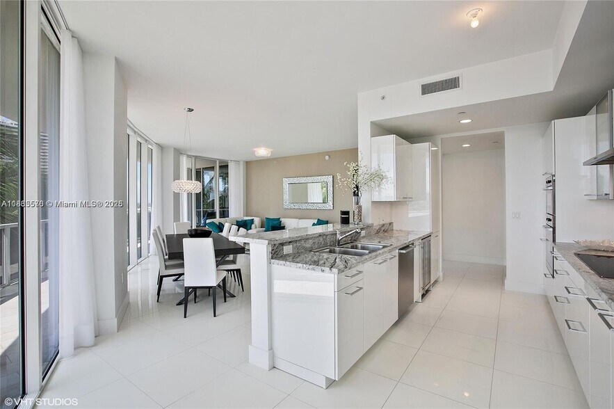 Building Photo - 4100 Island Blvd