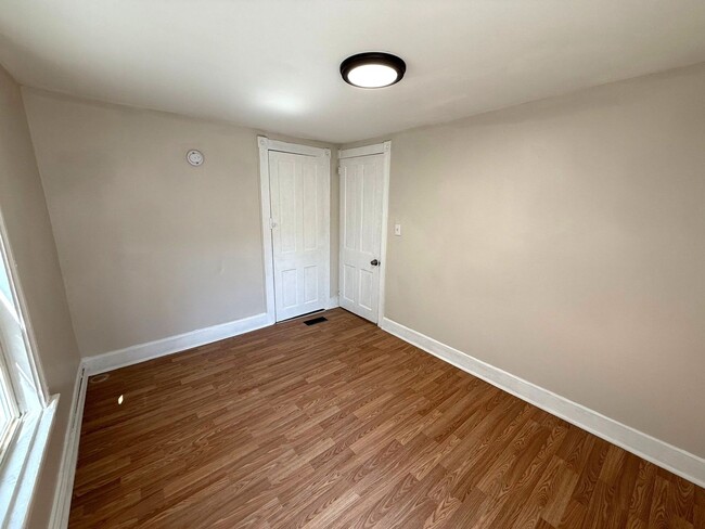 Building Photo - Spacious 4-Bedroom Home with Bonus Features