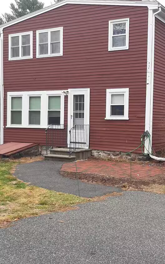 Building Photo - 98 Forge Village Rd