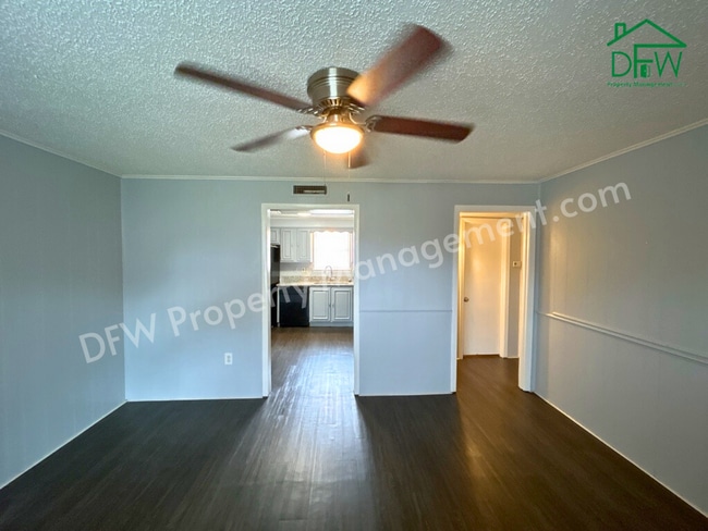 Building Photo - 1603 Voirin Rd