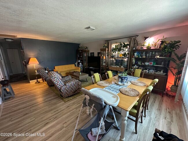 Building Photo - 4406 Sherwood Blvd