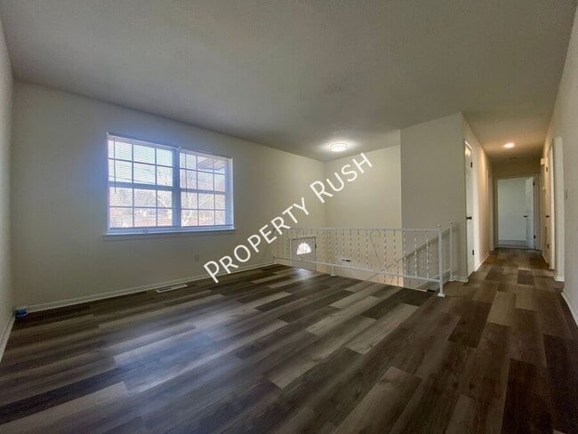 Building Photo - 922 Delores Dr