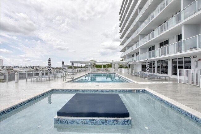 Building Photo - 4250 Biscayne Blvd