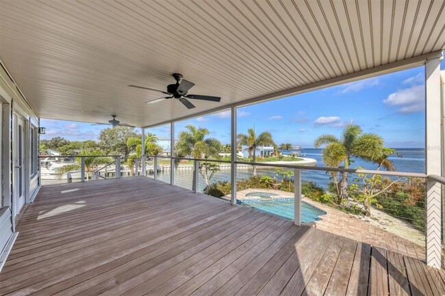 Building Photo - 3601 Coquina Key Dr SE