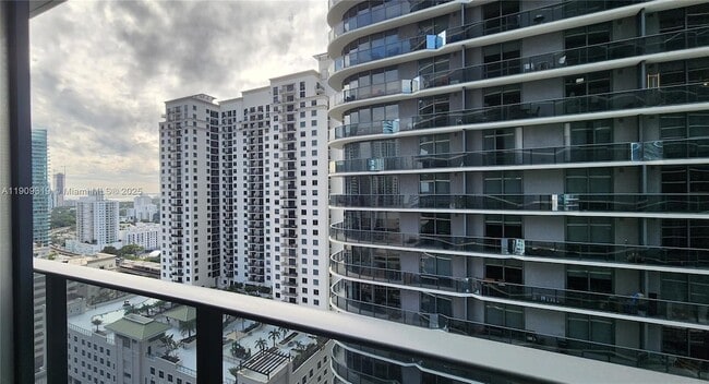 Building Photo - 45 SW 9th St