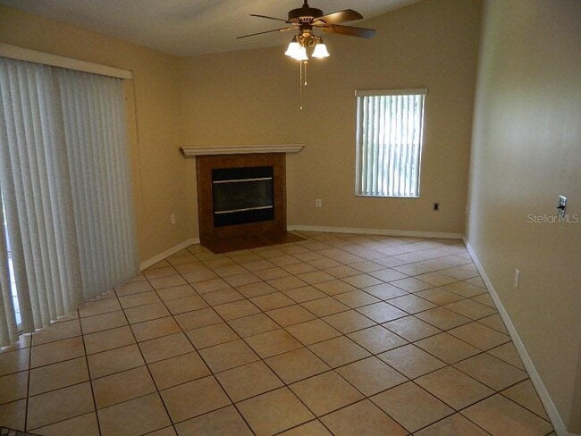 Building Photo - 317 Silver Pine Dr