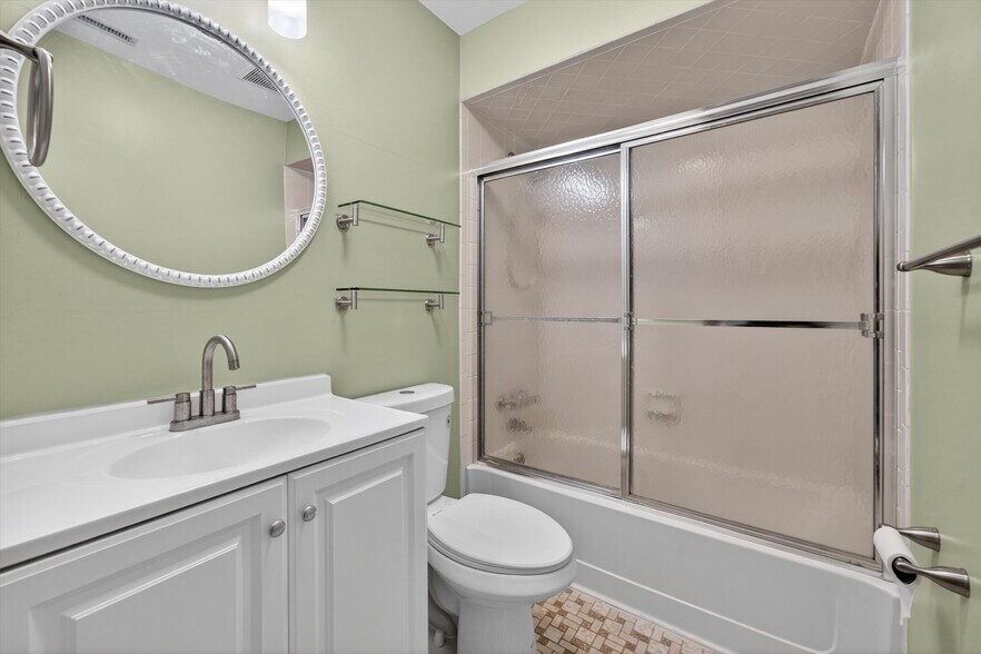 Full Bath - Main Level - 7 Arapahoe Dr