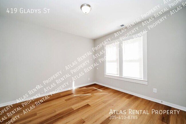 Building Photo - 419 Gladys St