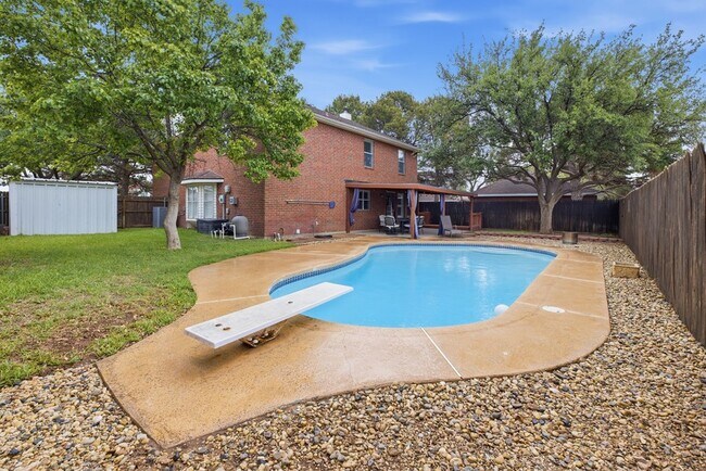 Building Photo - 37 Pinon Ct