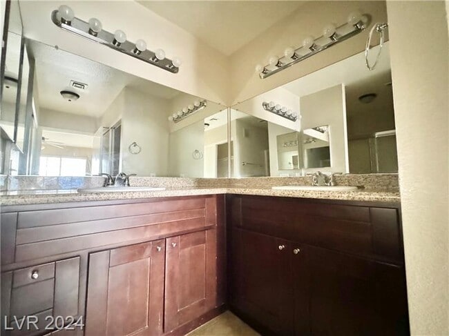 Building Photo - 4819 S Torrey Pines Dr