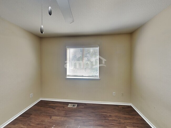 Building Photo - 20930 E 42nd Ave