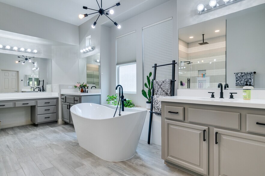 Building Photo - 65 Teahouse St