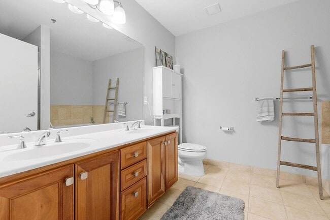 Building Photo - 929 Portland Ave