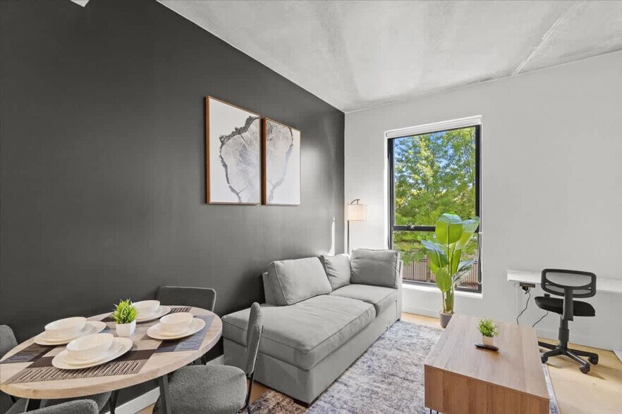 Primary Photo - 224 Foster Ave