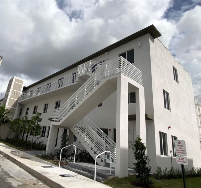 Building Photo - 6453 NW 102nd Path