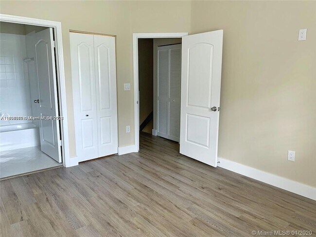 Building Photo - 14325 SW 121st Pl