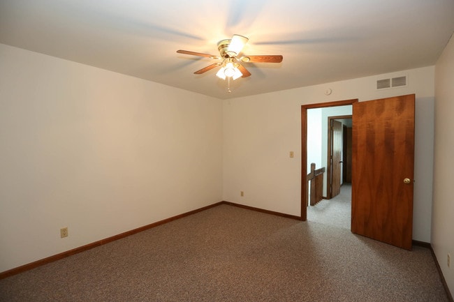 Building Photo - 439 Foxfire Dr