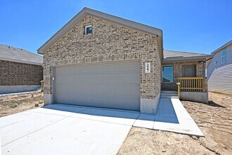 Building Photo - 227 Zyra Ave