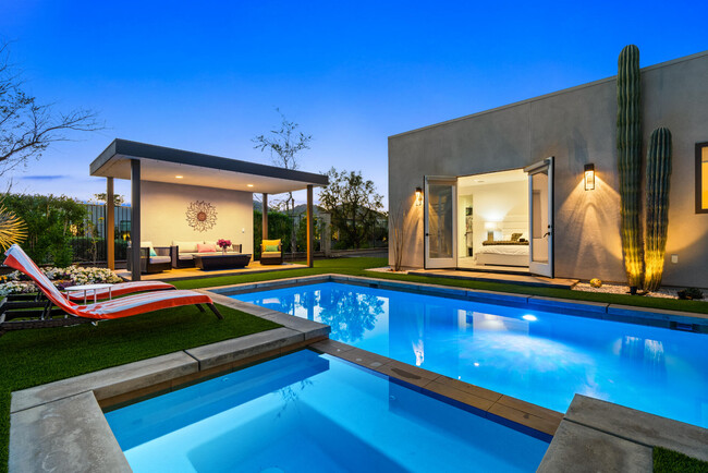 Building Photo - 57887 Salida del Sol
