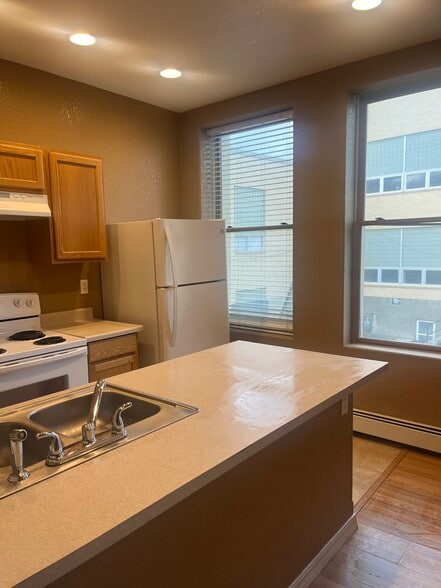 Building Photo - 219 S Washington St