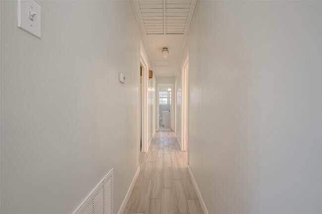 Building Photo - 3426 Bradford St