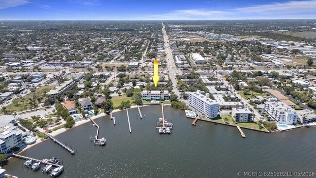 Building Photo - 316 N Lake Dr