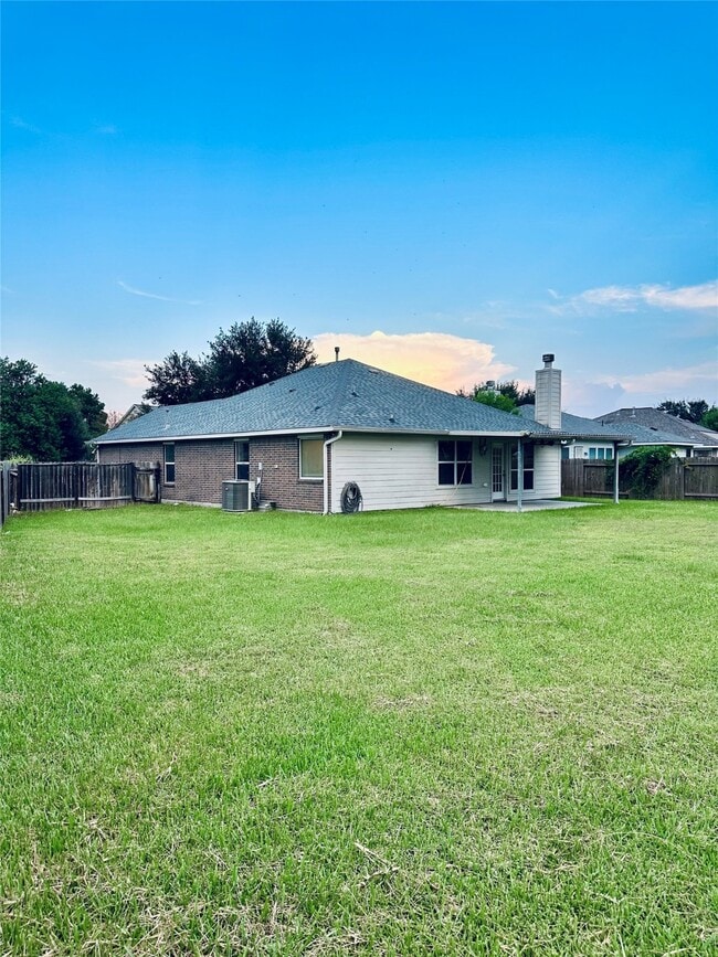 Building Photo - 21604 Horseshoe Dr