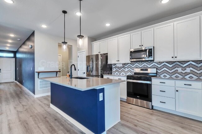 Building Photo - 4751 Ambrose Pl