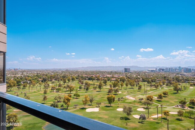 Building Photo - 1040 E Osborn Rd