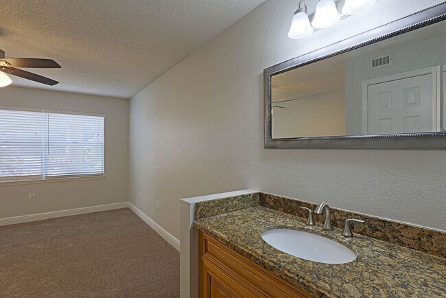 Building Photo - Venetian Palms 12670-2203