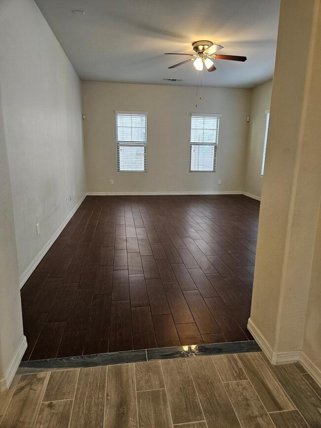 Building Photo - 2204 W Le Marche Ave