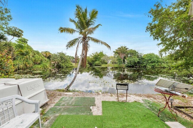 Building Photo - 4295 Coral Springs Dr