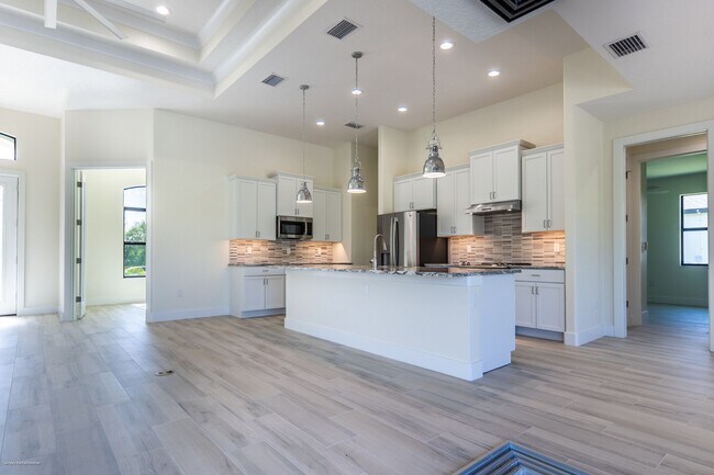 Building Photo - PET FRIENDLY BRAND-NEW LUXURY EXECUTIVE HOME