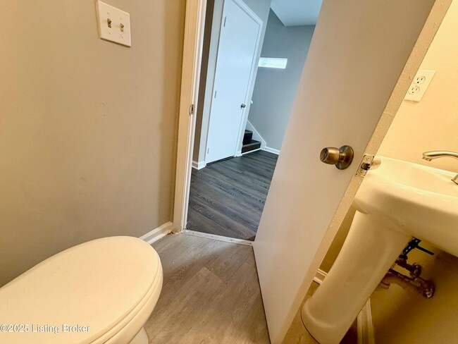 Building Photo - 510 S 15th St