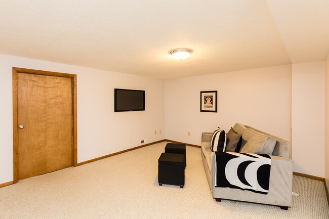 Building Photo - 4112 Loughmoor Dr
