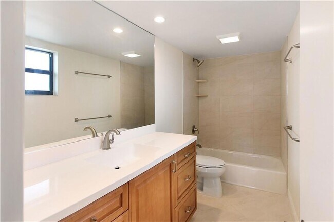 Building Photo - 4620 Bougainvilla Dr