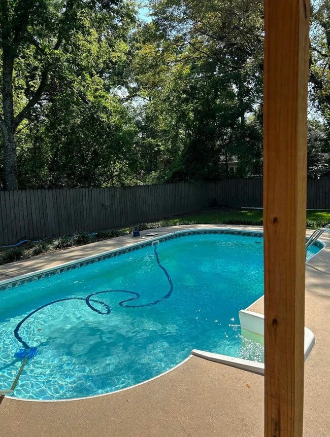 In-Ground Pool - 8013 Oak Ridge Rd