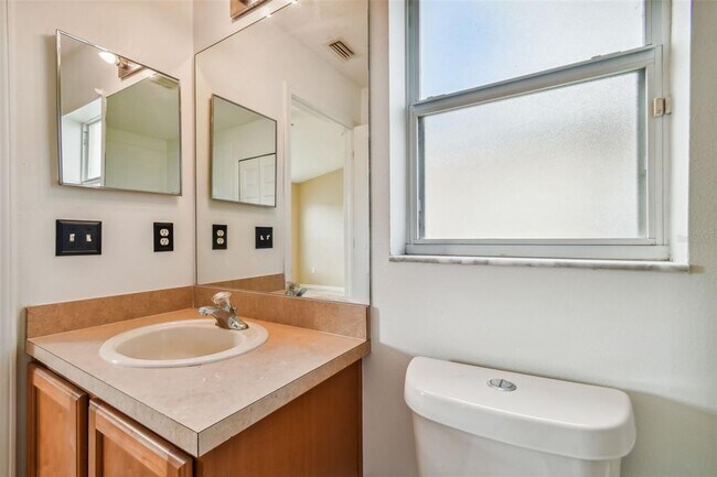 Building Photo - 7956 Carriage Pointe Dr