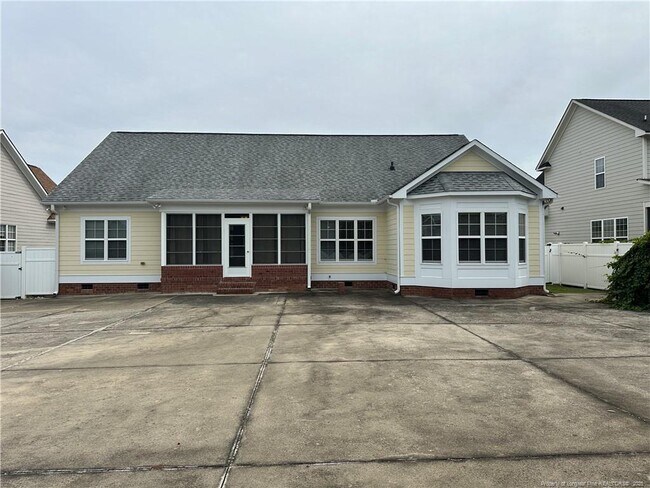 Building Photo - 2912 Eaglecrest Ln