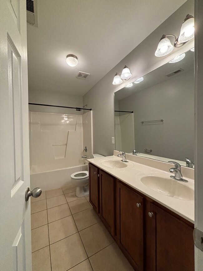 Building Photo - For Rent - 4 bedrooms - close to 295