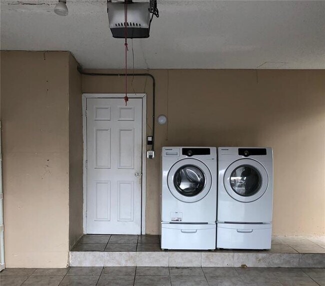 Building Photo - 12624 NW 11th Ct