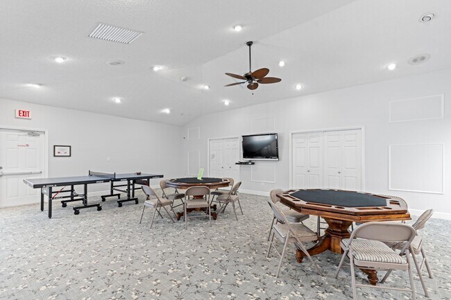 Building Photo - 8555 Bella Vista Dr