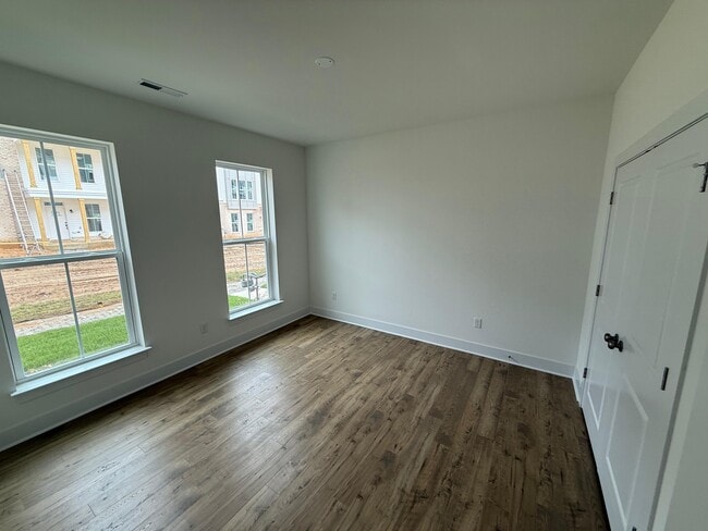 Building Photo - 15354 Oasis Sun Aly