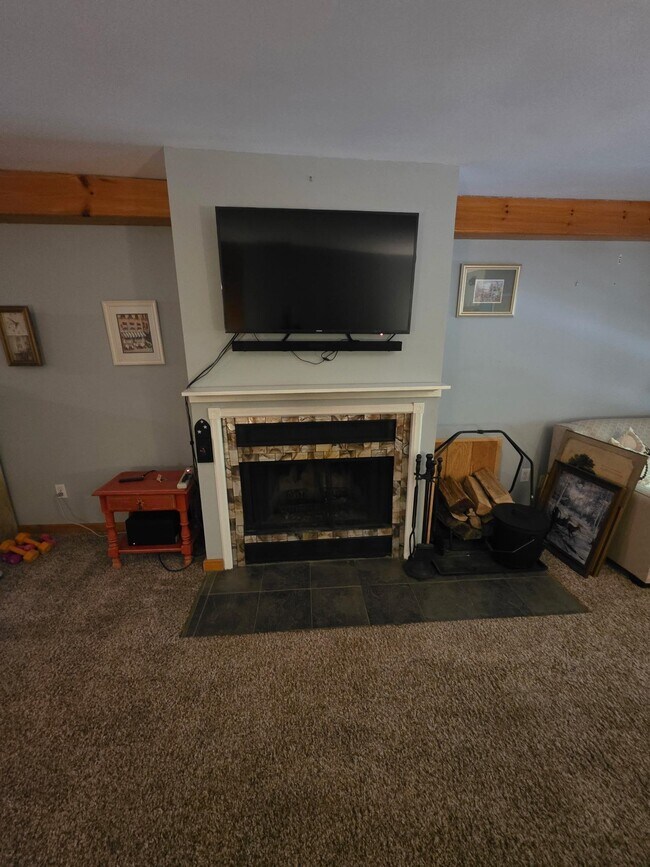 Building Photo - 145 Main St