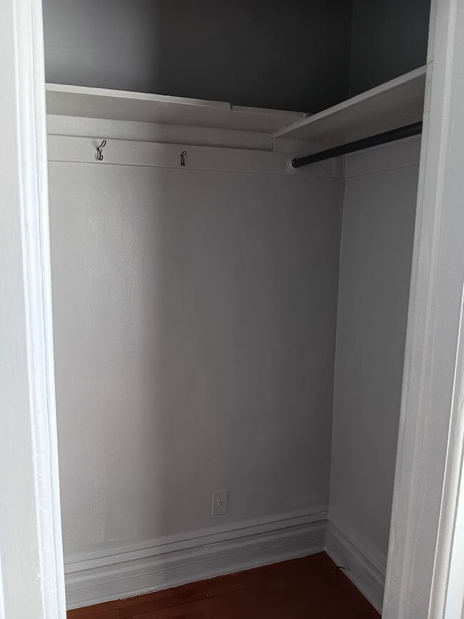 Building Photo - 344 1st St