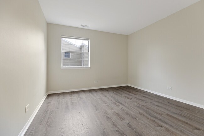 Building Photo - 27 N Victoria Ln